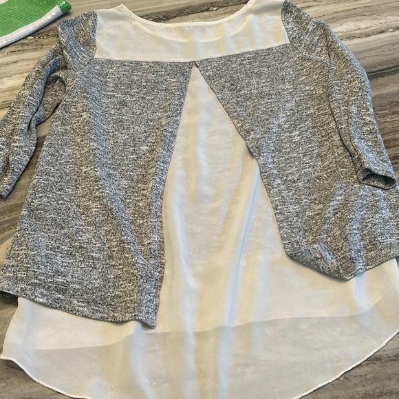 4 Ladies super sexy shirts sz S/M Designer The Limited & BCX EUC - Picture 2 of 9